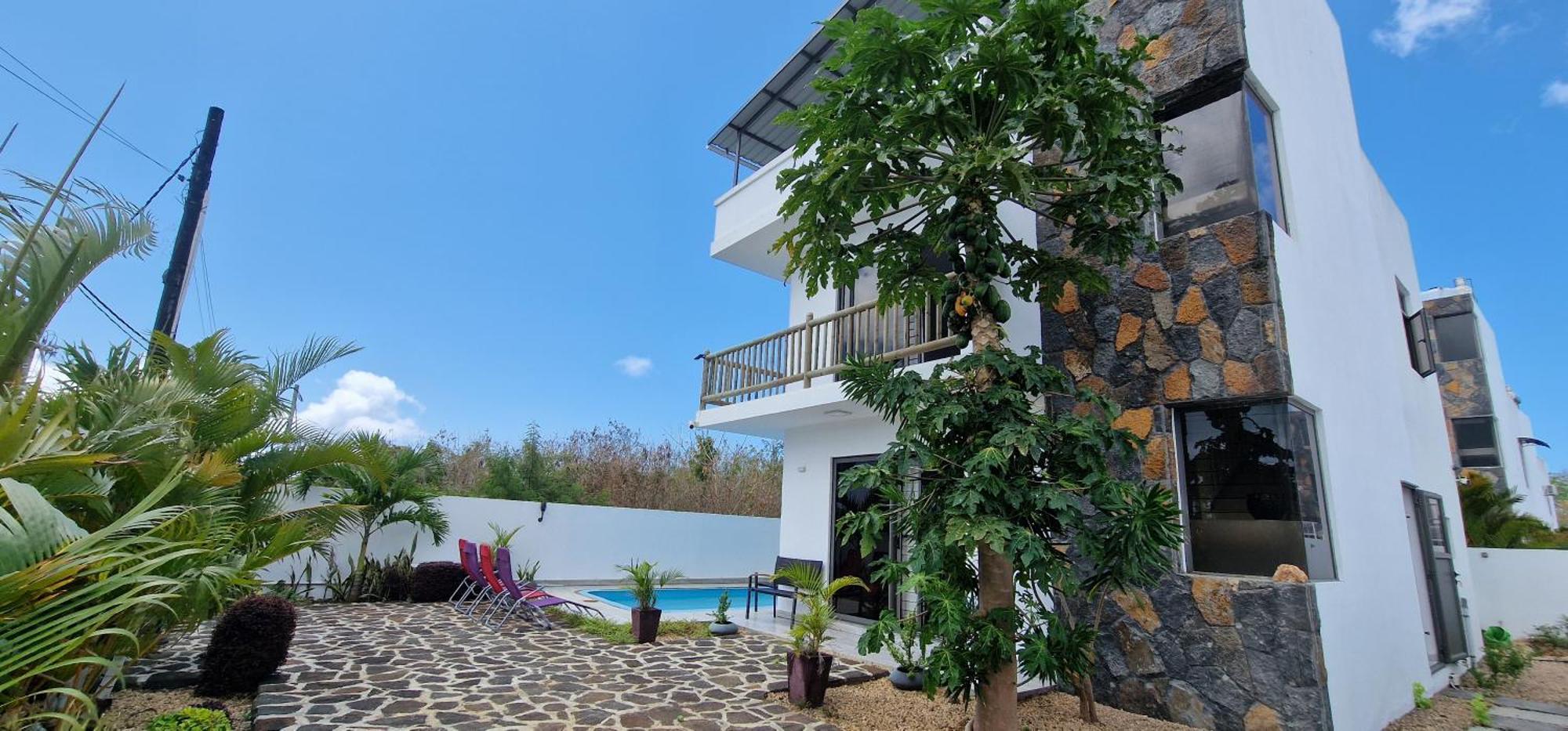 Luxora Villa *